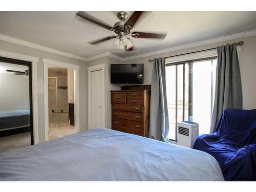 36370 Range Road 265, Rural Red Deer County, AB - Indoor Photo Showing Bedroom