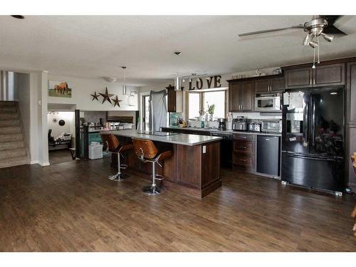 36370 Range Road 265, Rural Red Deer County, AB - Indoor Photo Showing Kitchen