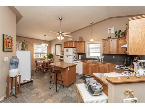 257 Jordan Parkway, Red Deer, AB - Indoor Photo Showing Kitchen With Double Sink