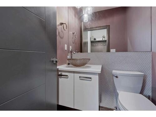 5 Larratt Close, Red Deer, AB - Indoor Photo Showing Bathroom