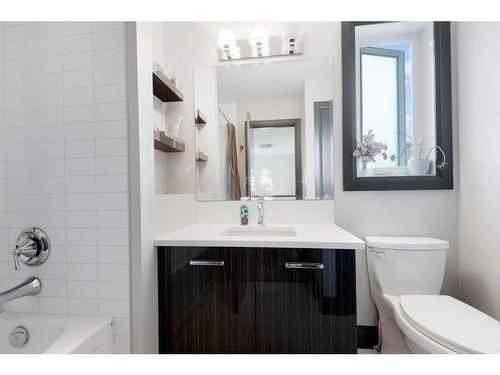 5 Larratt Close, Red Deer, AB - Indoor Photo Showing Bathroom