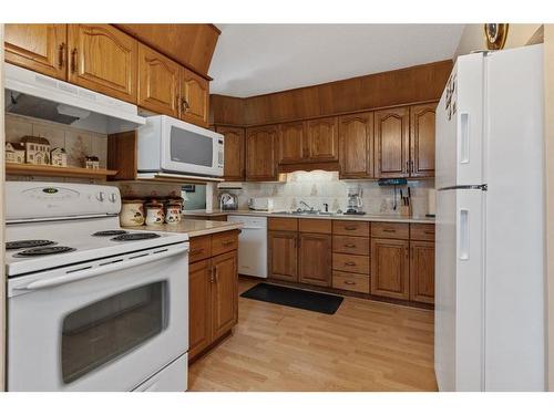 47159 833 Highway, Rural Camrose County, AB - Indoor Photo Showing Kitchen