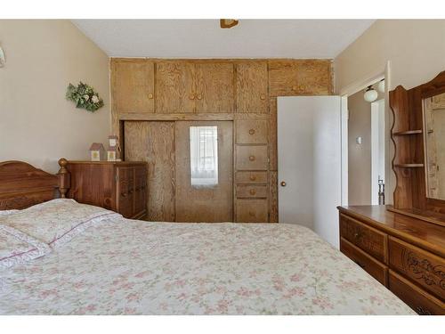 47159 833 Highway, Rural Camrose County, AB - Indoor Photo Showing Bedroom