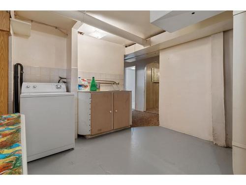 47159 833 Highway, Rural Camrose County, AB - Indoor Photo Showing Laundry Room