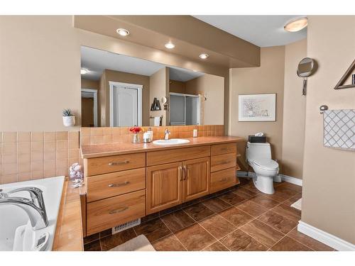 28 Askin Close, Red Deer, AB - Indoor Photo Showing Bathroom