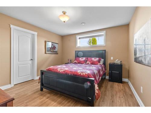 28 Askin Close, Red Deer, AB - Indoor Photo Showing Bedroom