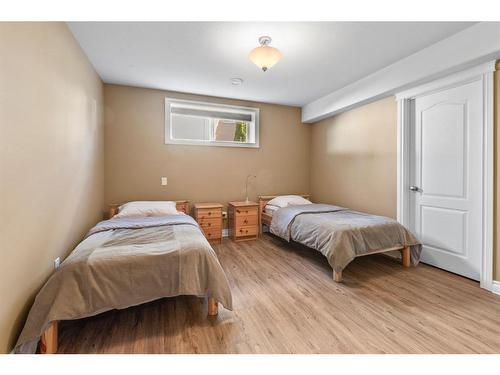 28 Askin Close, Red Deer, AB - Indoor Photo Showing Bedroom