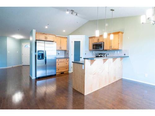 23 Victor Close, Red Deer, AB - Indoor Photo Showing Kitchen