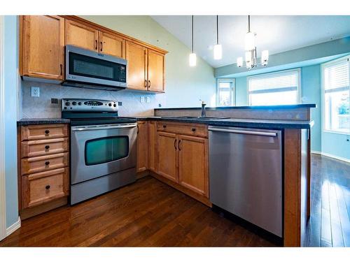 23 Victor Close, Red Deer, AB - Indoor Photo Showing Kitchen