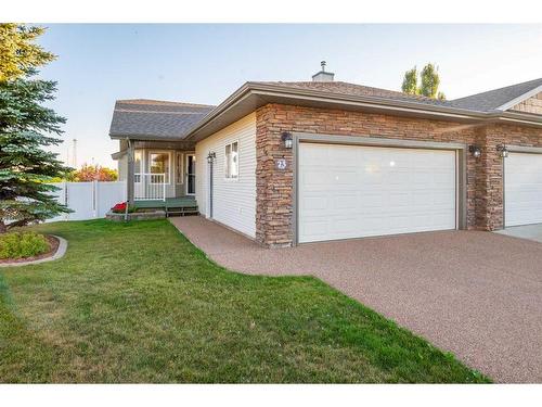 23 Victor Close, Red Deer, AB - Outdoor