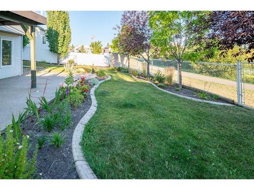 23 Victor Close, Red Deer, AB - Outdoor