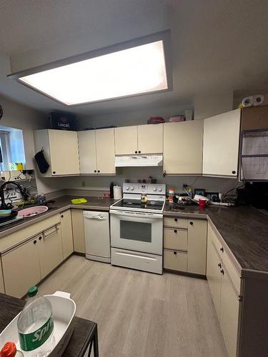 5007/5009 53 Street, Rocky Mountain House, AB - Indoor Photo Showing Kitchen