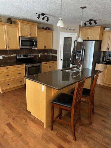 632 Bankview Drive, Drumheller, AB - Indoor Photo Showing Kitchen With Stainless Steel Kitchen With Double Sink