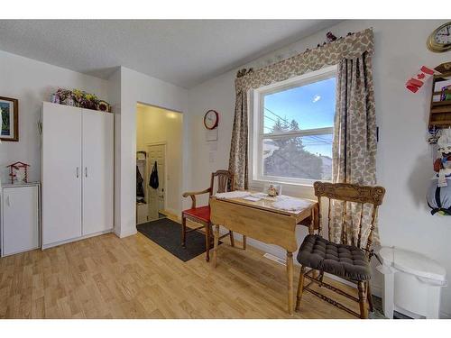 4829 49 Avenue, Bentley, AB - Indoor