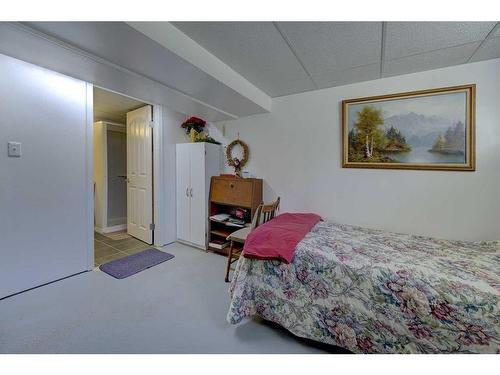 4829 49 Avenue, Bentley, AB - Indoor Photo Showing Bedroom