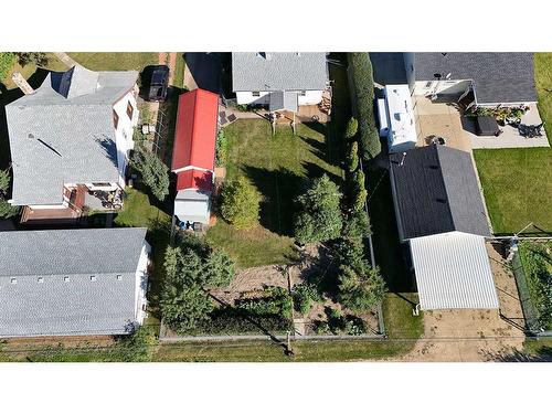 4829 49 Avenue, Bentley, AB - Outdoor