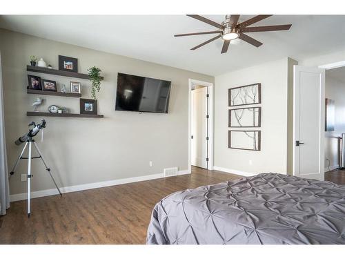 133 Lakeshore Drive, Rural Camrose County, AB - Indoor Photo Showing Bedroom