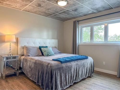 133 Lakeshore Drive, Rural Camrose County, AB - Indoor Photo Showing Bedroom