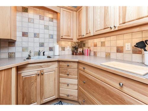 63 Warbler Close, Half Moon Bay, AB - Indoor Photo Showing Kitchen