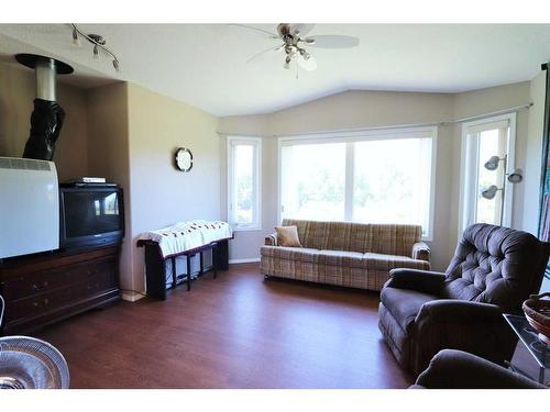 42474 Range Road 220 Range, Rural Camrose County, AB - Indoor Photo Showing Living Room