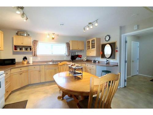 42474 Range Road 220 Range, Rural Camrose County, AB - Indoor Photo Showing Kitchen With Double Sink