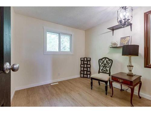 10-5806 61 Street, Red Deer, AB - Indoor Photo Showing Other Room