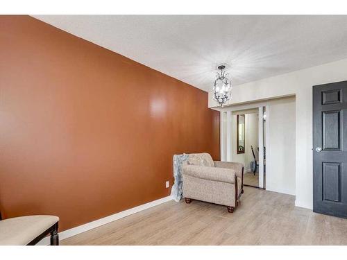 10-5806 61 Street, Red Deer, AB - Indoor Photo Showing Other Room