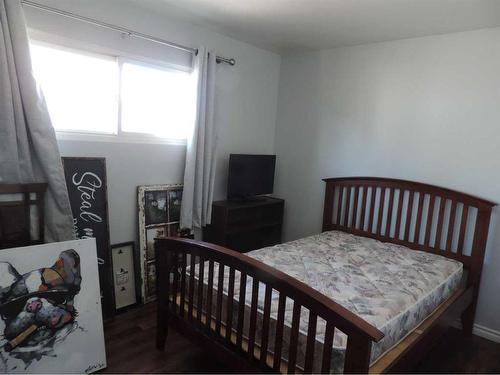 5114 52 Avenue, Rimbey, AB - Indoor Photo Showing Bedroom