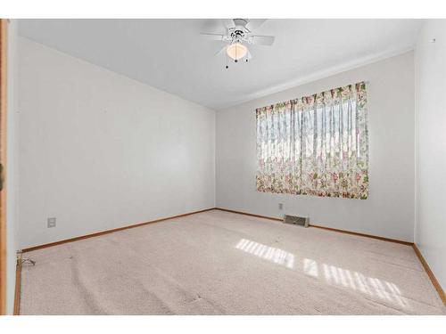 5007 56 Street, Camrose, AB - Indoor Photo Showing Other Room