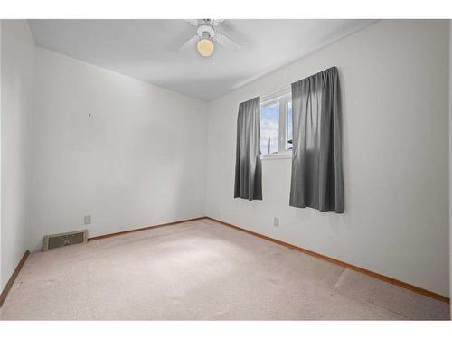 5007 56 Street, Camrose, AB - Indoor Photo Showing Other Room