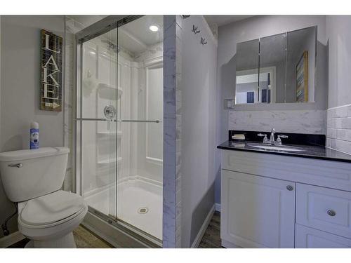 48 Nash Street, Red Deer, AB - Indoor Photo Showing Bathroom