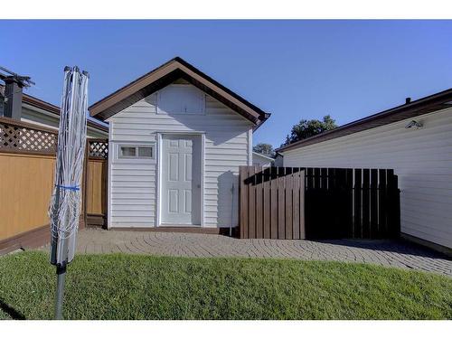 48 Nash Street, Red Deer, AB - Outdoor With Exterior