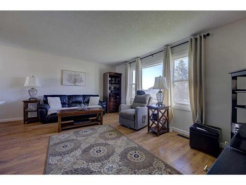 48 Nash Street, Red Deer, AB - Indoor Photo Showing Living Room