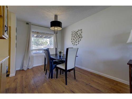 48 Nash Street, Red Deer, AB - Indoor Photo Showing Dining Room