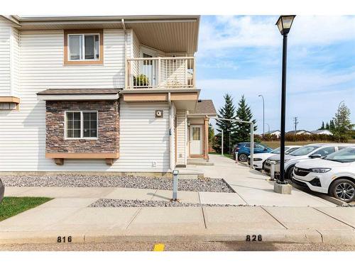 815-31 Jamieson Avenue, Red Deer, AB - Outdoor