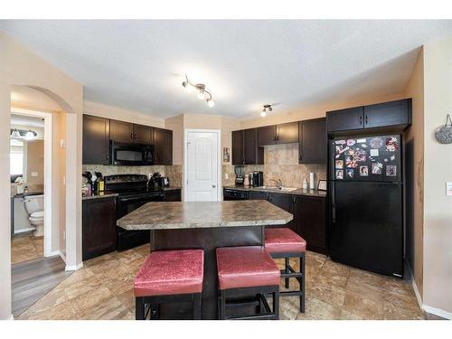 815-31 Jamieson Avenue, Red Deer, AB - Indoor Photo Showing Kitchen