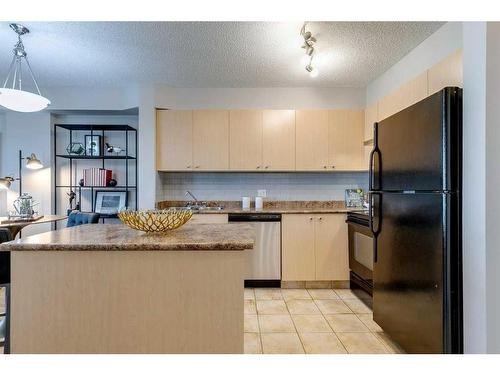 1504-1111 6 Avenue Sw, Calgary, AB - Indoor Photo Showing Kitchen