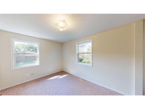 4904 47 Street, Stettler, AB - Indoor Photo Showing Other Room