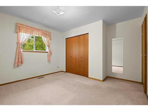 A,B-5206 49 Street, Camrose, AB - Indoor Photo Showing Other Room