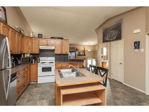 259 Jordan Parkway, Red Deer, AB - Indoor Photo Showing Kitchen With Double Sink