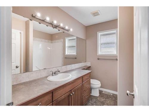 72 Ibbotson Close, Red Deer, AB - Indoor Photo Showing Bathroom