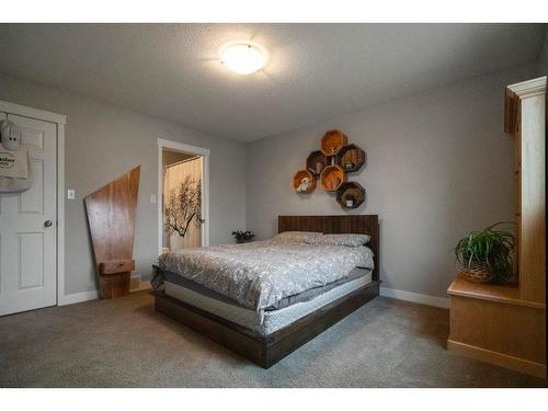 6814 40 Avenue Close, Camrose, AB - Indoor Photo Showing Bedroom