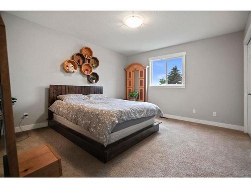 6814 40 Avenue Close, Camrose, AB - Indoor Photo Showing Bedroom