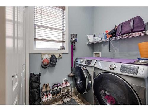 291 Wiley Crescent, Red Deer, AB - Indoor Photo Showing Laundry Room