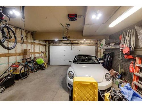 291 Wiley Crescent, Red Deer, AB - Indoor Photo Showing Garage