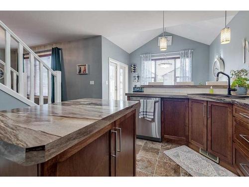 291 Wiley Crescent, Red Deer, AB - Indoor Photo Showing Kitchen