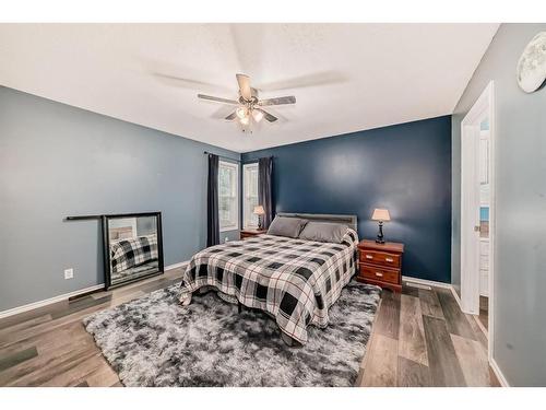 85 Herder Drive, Sylvan Lake, AB - Indoor Photo Showing Bedroom