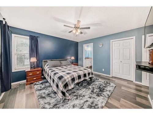 85 Herder Drive, Sylvan Lake, AB - Indoor Photo Showing Bedroom