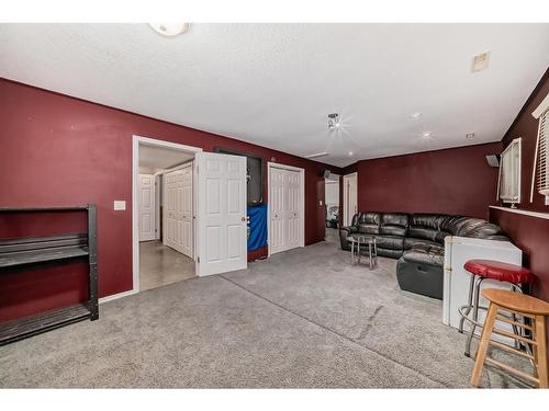 85 Herder Drive, Sylvan Lake, AB - Indoor Photo Showing Other Room