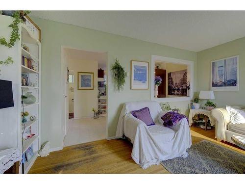 16 Mcintosh Avenue, Red Deer, AB - Indoor Photo Showing Bedroom